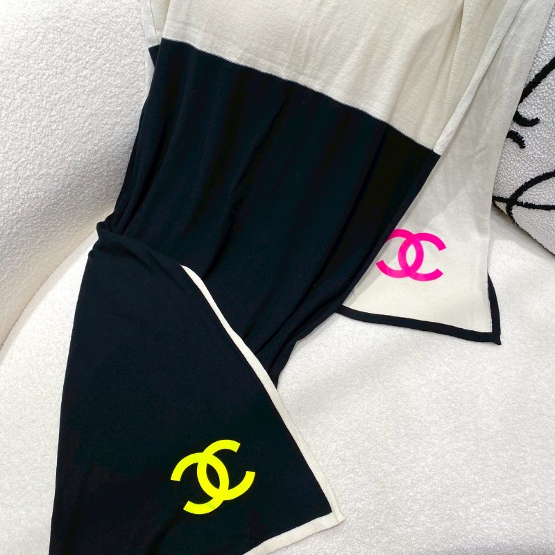 CHANEL 螢綠桃紅Logo 雙面雙色 黑白 純棉 圍巾 披肩 AA7540-6