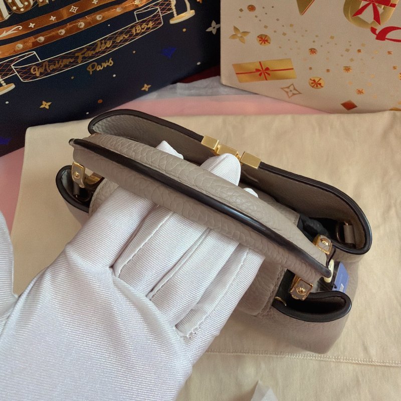 閒置品 LV Capucines BB全皮大象灰手提斜挎包-3