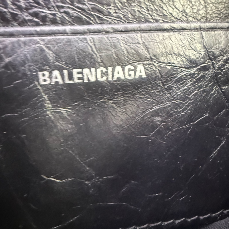 Balenciaga 愛心斜背包-4