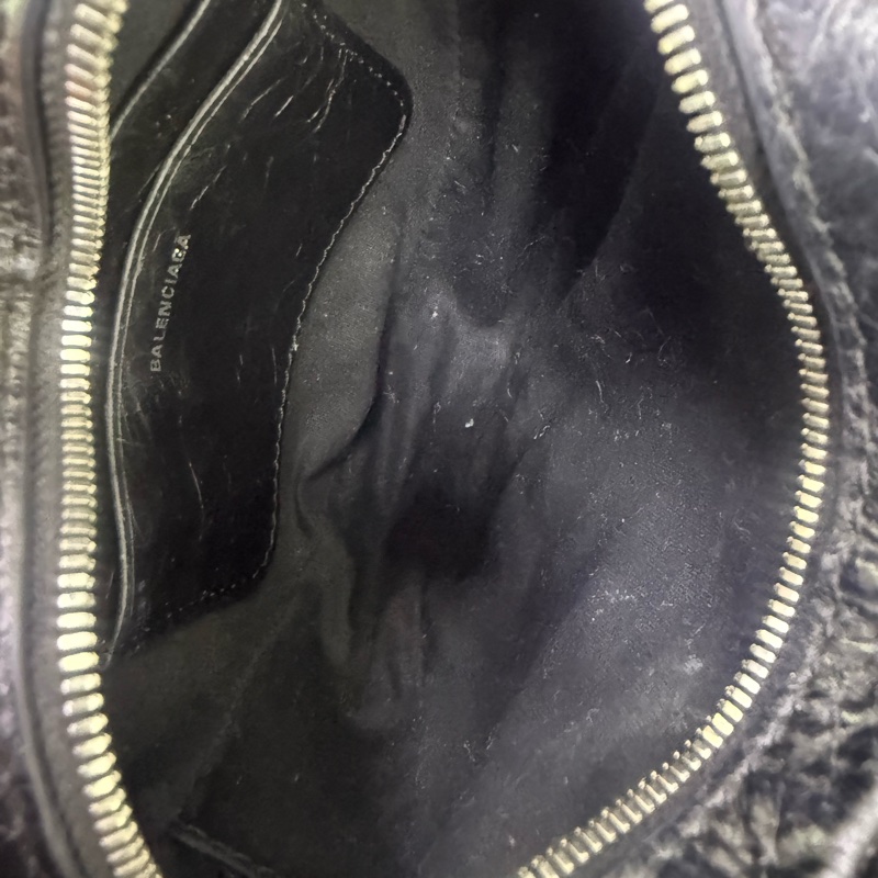 Balenciaga 愛心斜背包-5