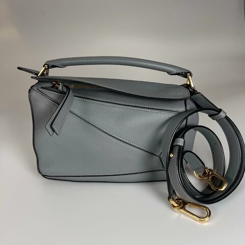 LOEWE 052220 灰藍粒面PUZZLE包 小號