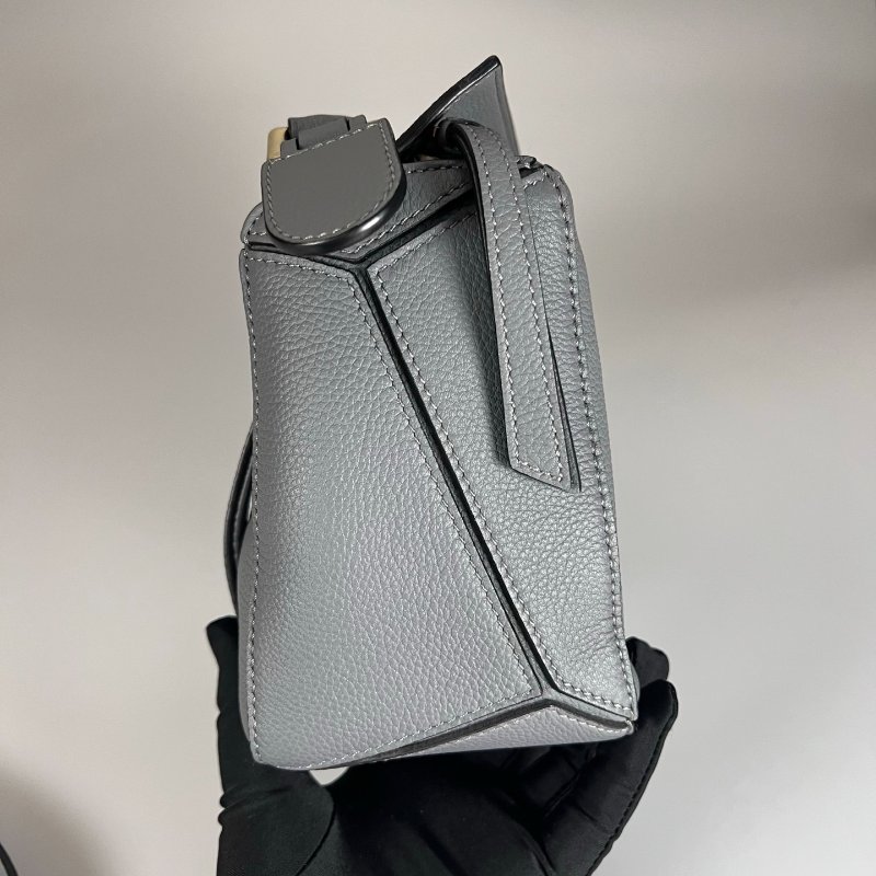 LOEWE 052220 灰藍粒面PUZZLE包 小號-3