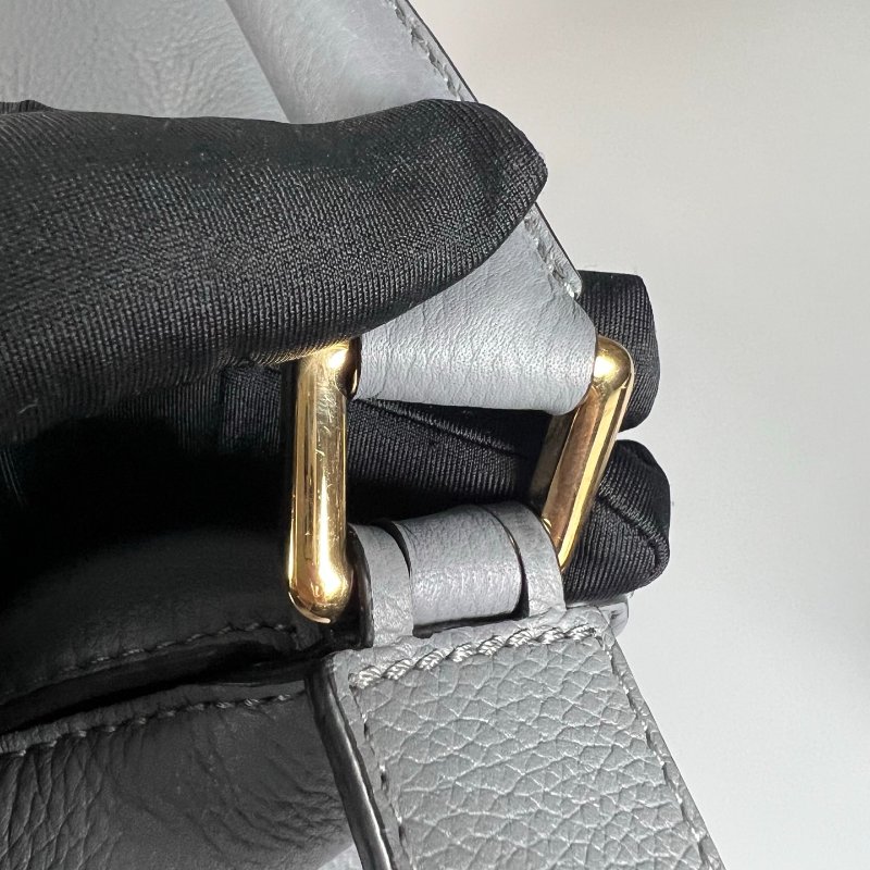 LOEWE 052220 灰藍粒面PUZZLE包 小號-6