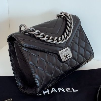 香奈兒黑銀牛皮孟買盒子郵差包-2