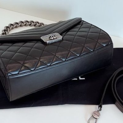 香奈兒黑銀牛皮孟買盒子郵差包-7