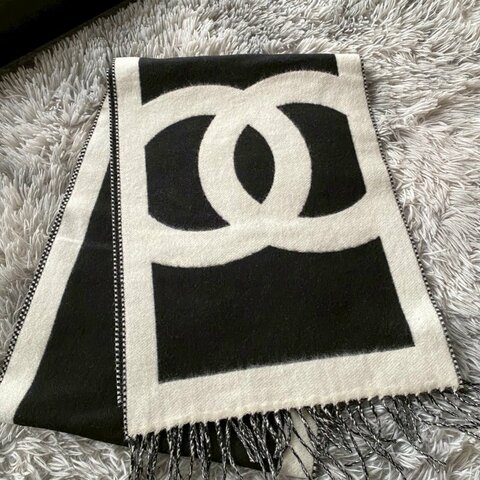 CHANEL 26P 大CC 黑白 雙色 雙面 羊絨 圍巾