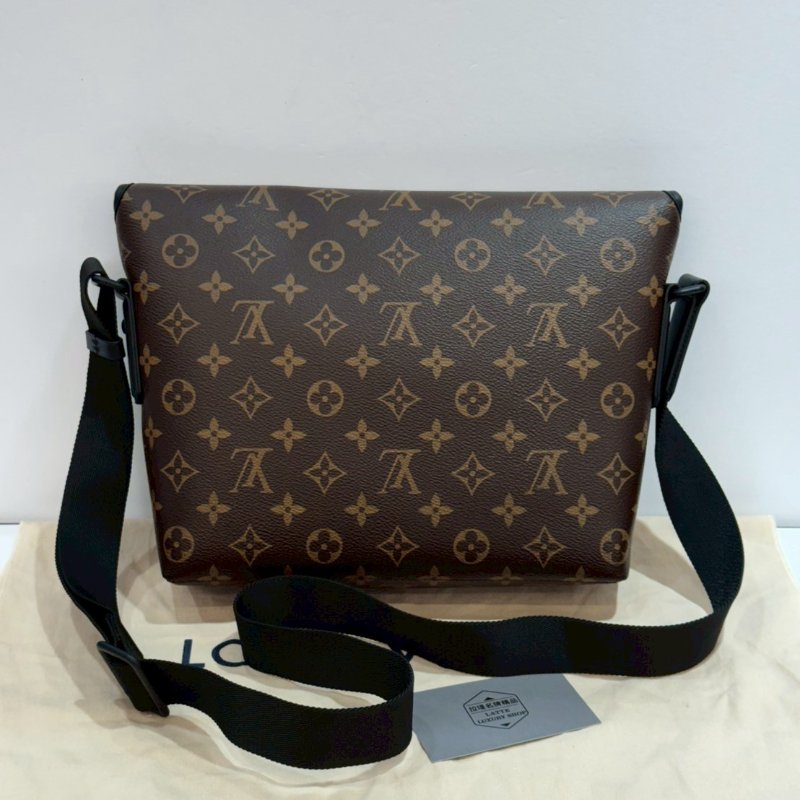 LV 斜背包/側背包/郵差包 M45557 93成新-1