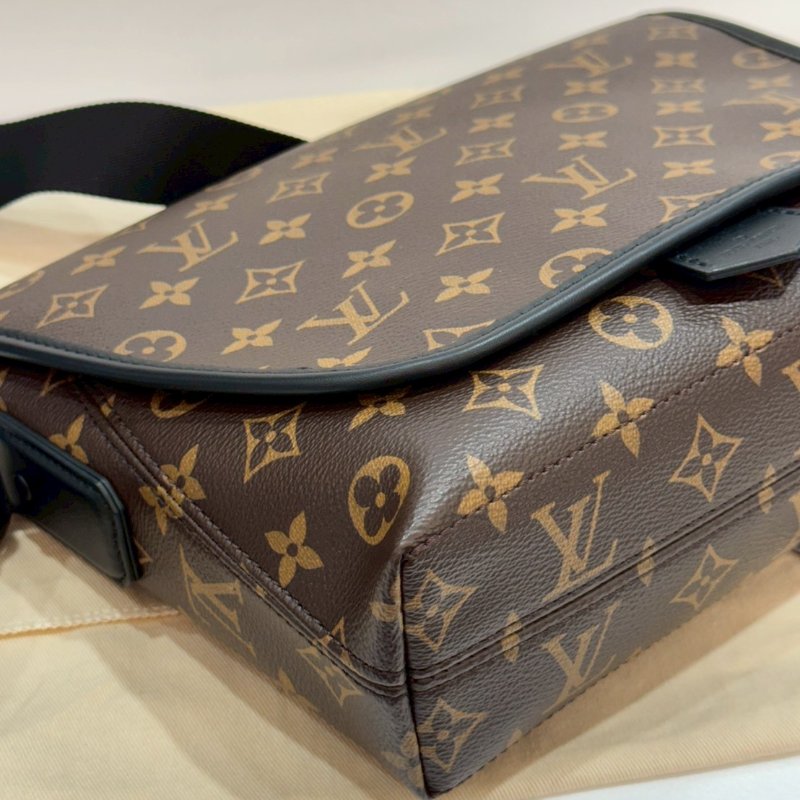 LV 斜背包/側背包/郵差包 M45557 93成新-2