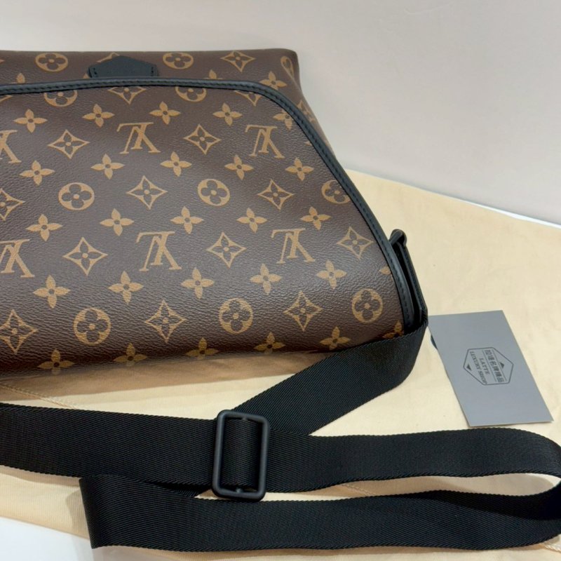 LV 斜背包/側背包/郵差包 M45557 93成新-7