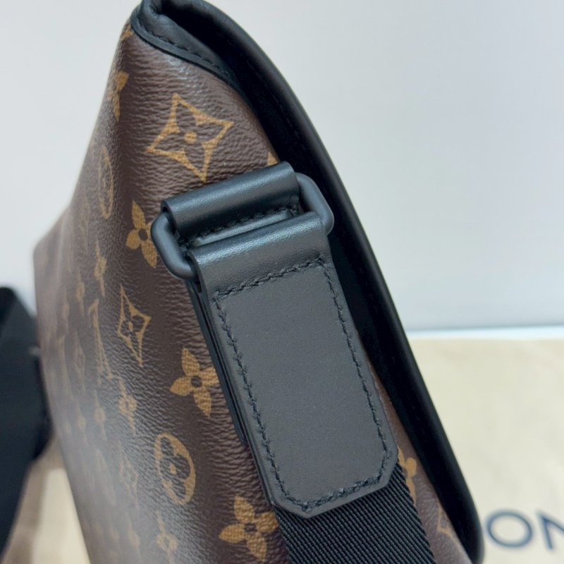 LV 斜背包/側背包/郵差包 M45557 93成新-9