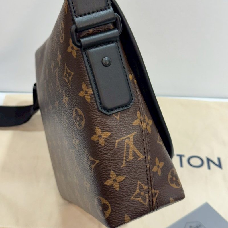 LV 斜背包/側背包/郵差包 M45557 93成新-11