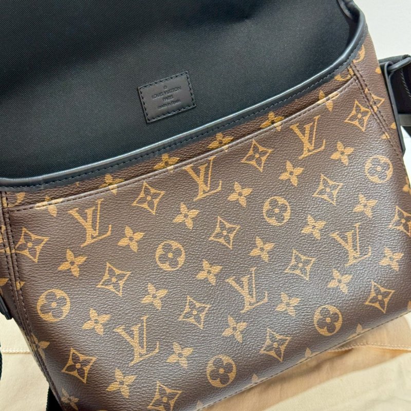 LV 斜背包/側背包/郵差包 M45557 93成新-13