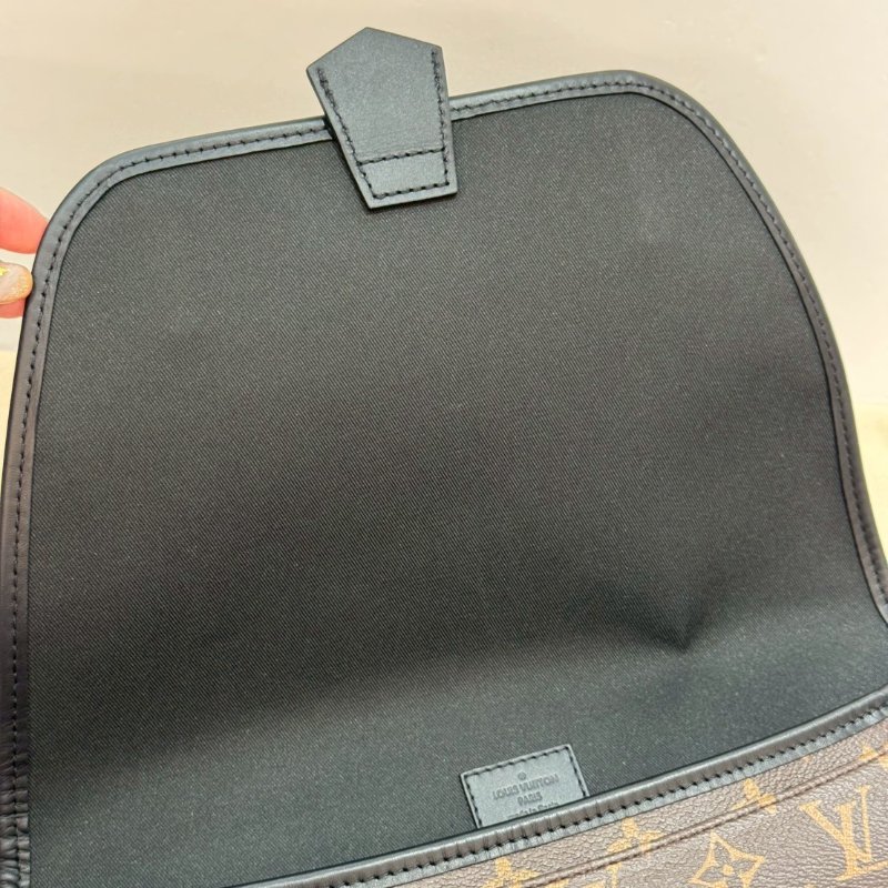 LV 斜背包/側背包/郵差包 M45557 93成新-14