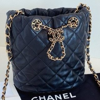 閒置新 Chanel香奈兒黑金芯片帶膜皮穿鏈抽繩大logo水桶包-5