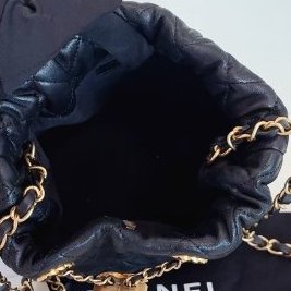 閒置新 Chanel香奈兒黑金芯片帶膜皮穿鏈抽繩大logo水桶包-8
