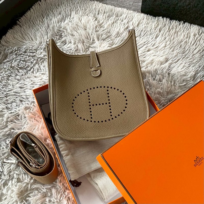 HERMES 新尺寸 Evelyne 23cm 18大象灰 銀釦 斜背包 K刻-0
