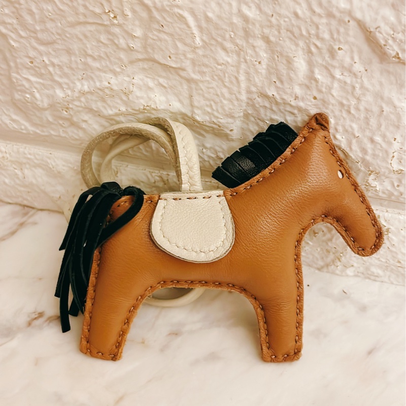 專櫃熱門色✨Hermes愛馬仕 Rodeo小羊皮手工馬兒吊飾棕黑色/馬上有錢💰-7