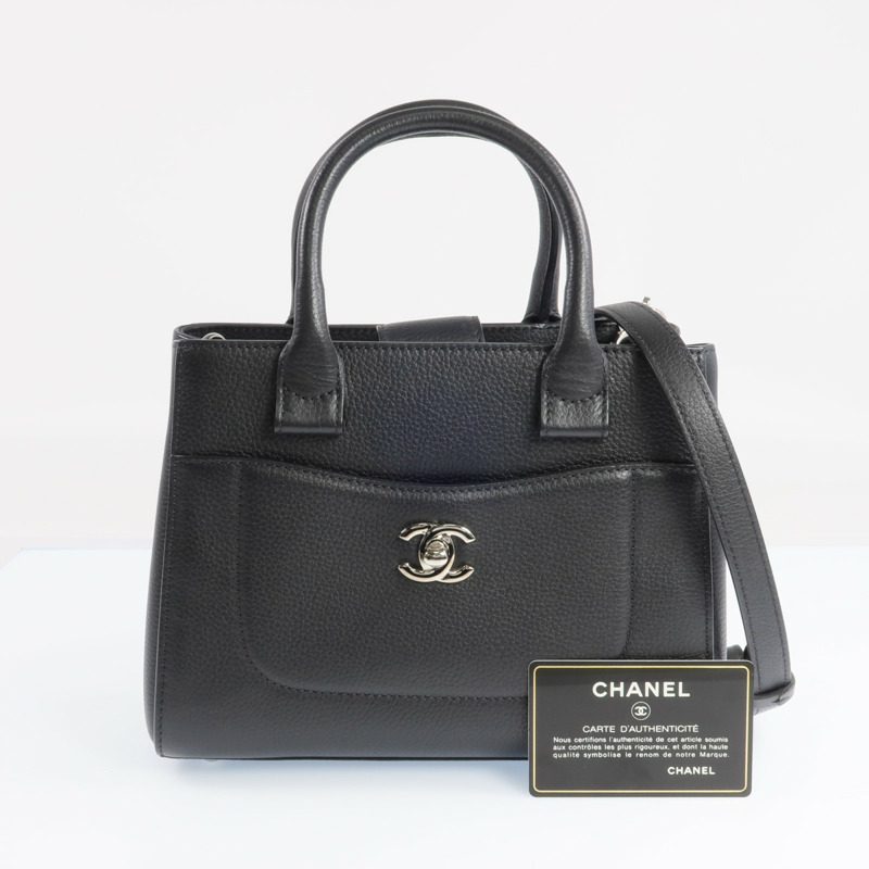 CHANEL 牛皮皮革Neo Executive銀扣手挽肩背兩用袋-9