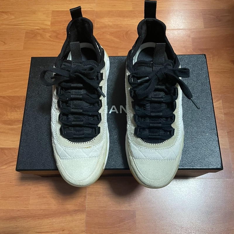 Chanel香奈兒雙C徽標 低幫休閒鞋 女款 白色 36碼-2