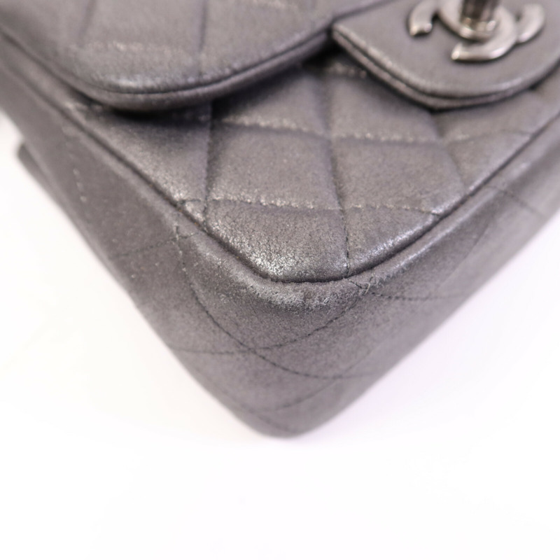 CHANEL 牛皮皮革Mini Classic 17銀扣鏈帶肩背袋-11