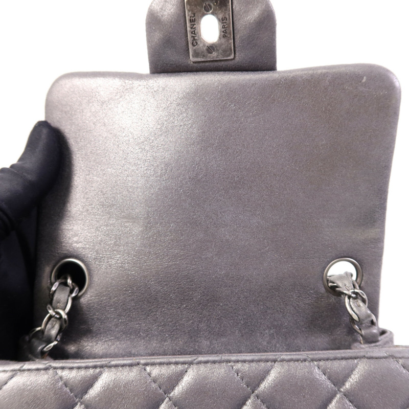 CHANEL 牛皮皮革Mini Classic 17銀扣鏈帶肩背袋-14