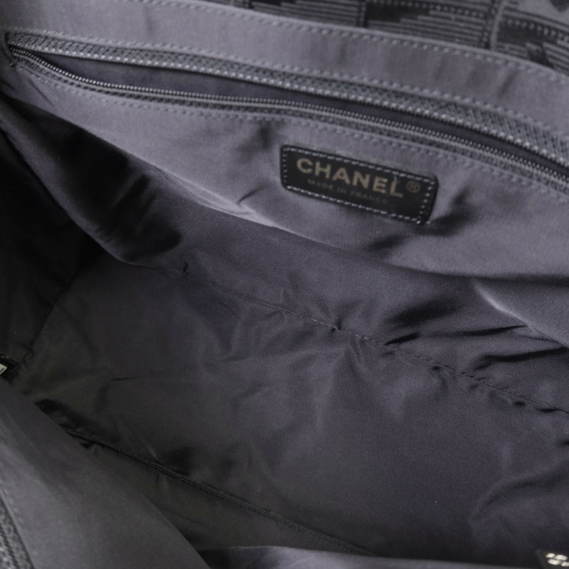 CHANEL 尼龍Tote Bag金扣手挽袋-4