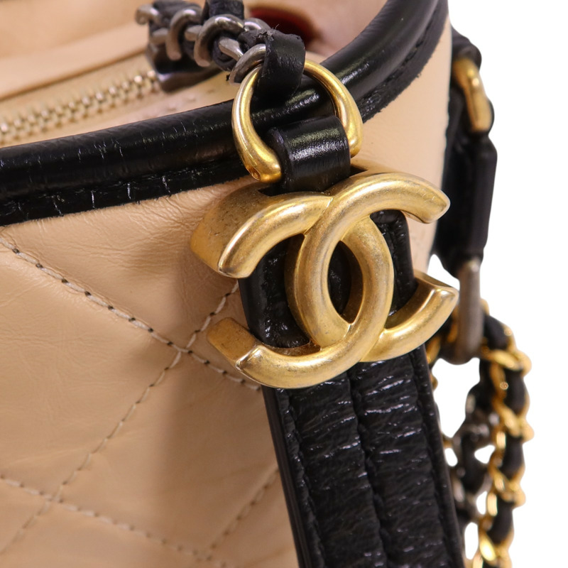 CHANEL 牛皮皮革Gabrielle Small金扣鏈帶肩背袋-14