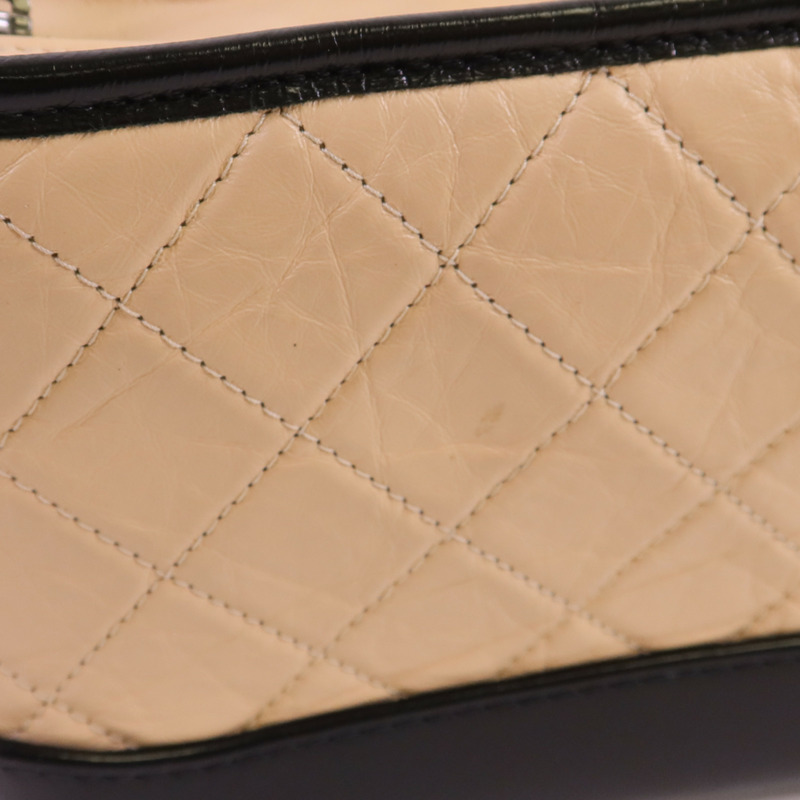 CHANEL 牛皮皮革Gabrielle Small金扣鏈帶肩背袋-16