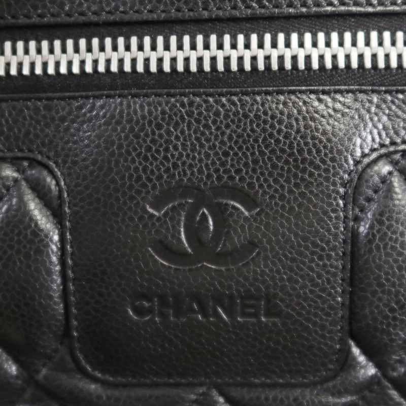 CHANEL 牛皮皮革Coco Cocoon銀扣肩背袋-15