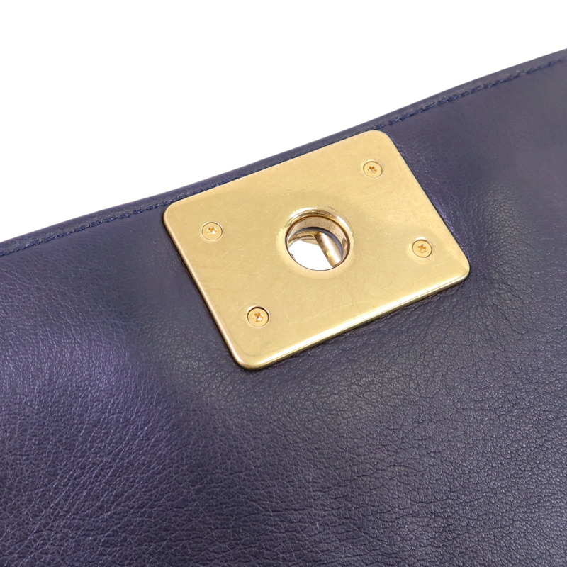 CHANEL 羊皮皮革Boy 28金扣鏈帶肩背袋-15