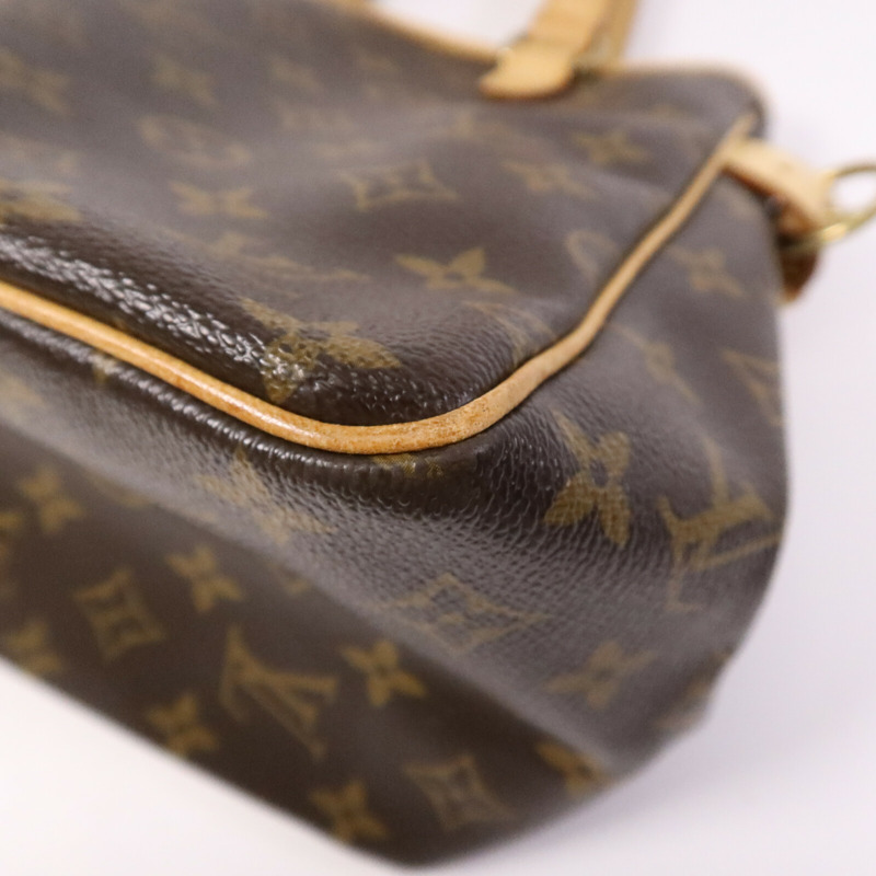 LOUIS VUITTON Monogram Batignolles Vertical金扣手挽袋-11