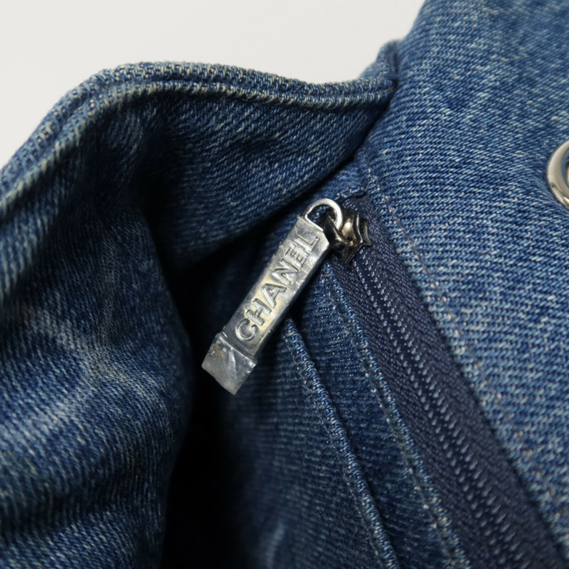 CHANEL 牛仔布Classic 25銀扣鏈帶肩背袋-9
