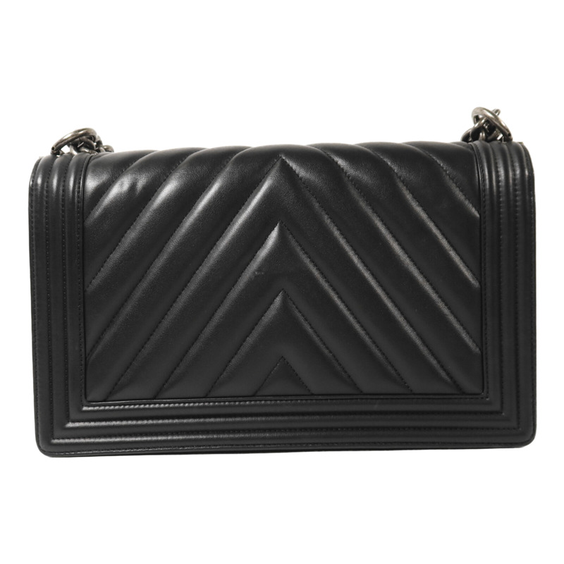 CHANEL 牛皮皮革Boy 28銀扣鏈帶肩背袋-1