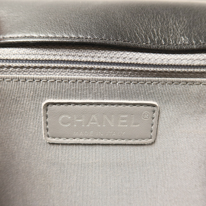 CHANEL 牛皮皮革Boy 28銀扣鏈帶肩背袋-5