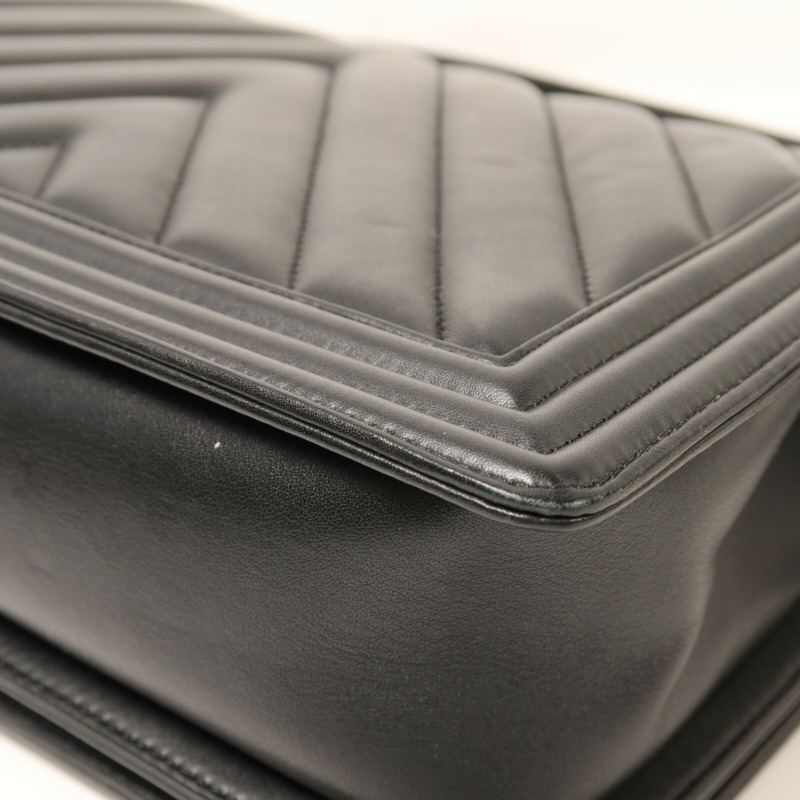 CHANEL 牛皮皮革Boy 28銀扣鏈帶肩背袋-13