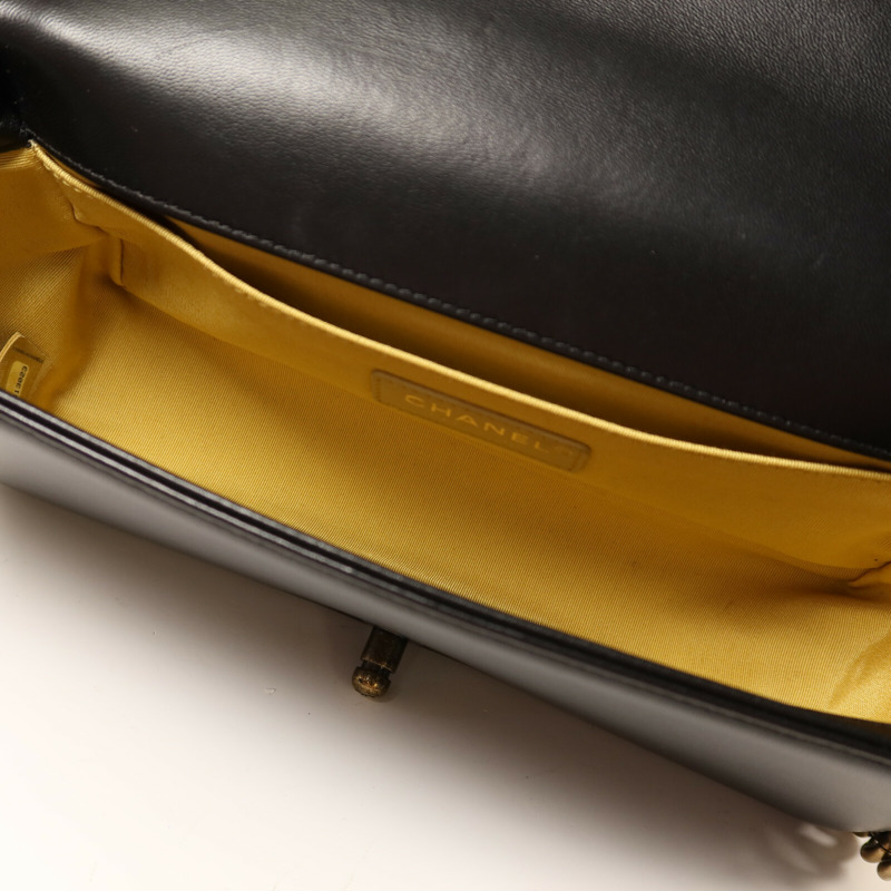 CHANEL 牛皮皮革Boy 25 Studded Handle Flap金扣鏈帶肩背袋-4