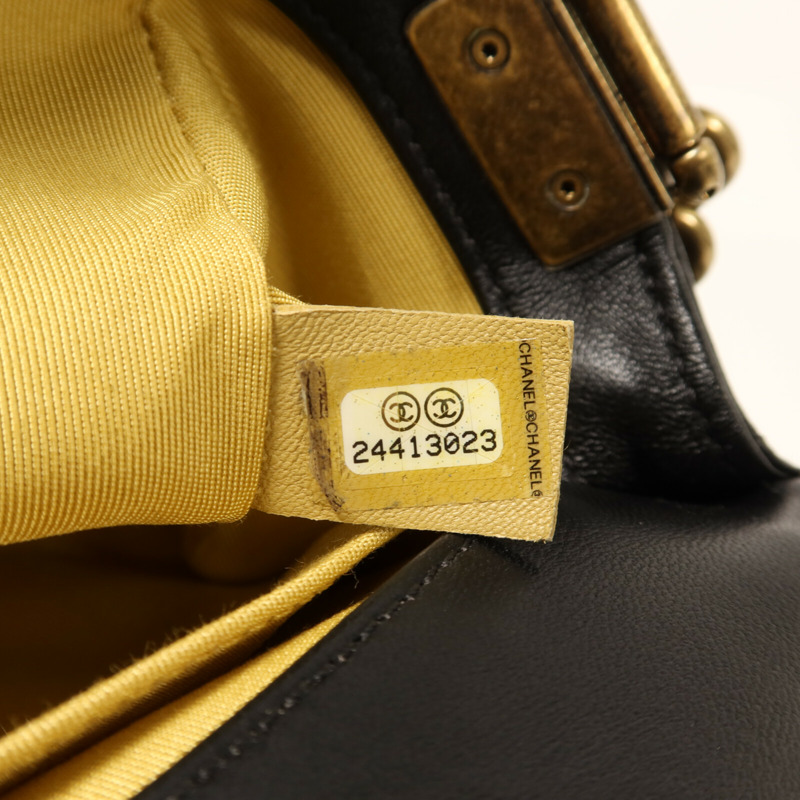 CHANEL 牛皮皮革Boy 25 Studded Handle Flap金扣鏈帶肩背袋-6