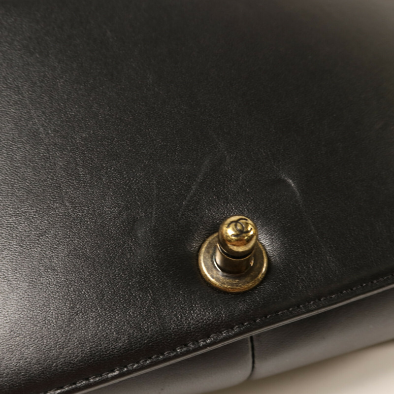 CHANEL 牛皮皮革Boy 25 Studded Handle Flap金扣鏈帶肩背袋-15