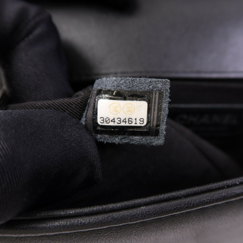 CHANEL 羊皮皮革Boy 20銀扣鏈帶肩背袋-8