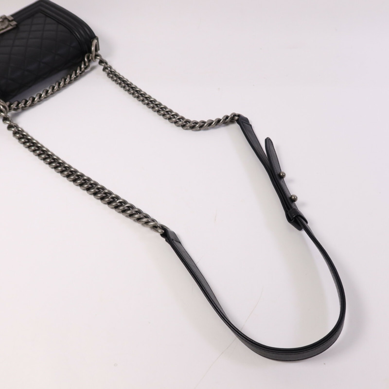 CHANEL 羊皮皮革Boy 20銀扣鏈帶肩背袋-9