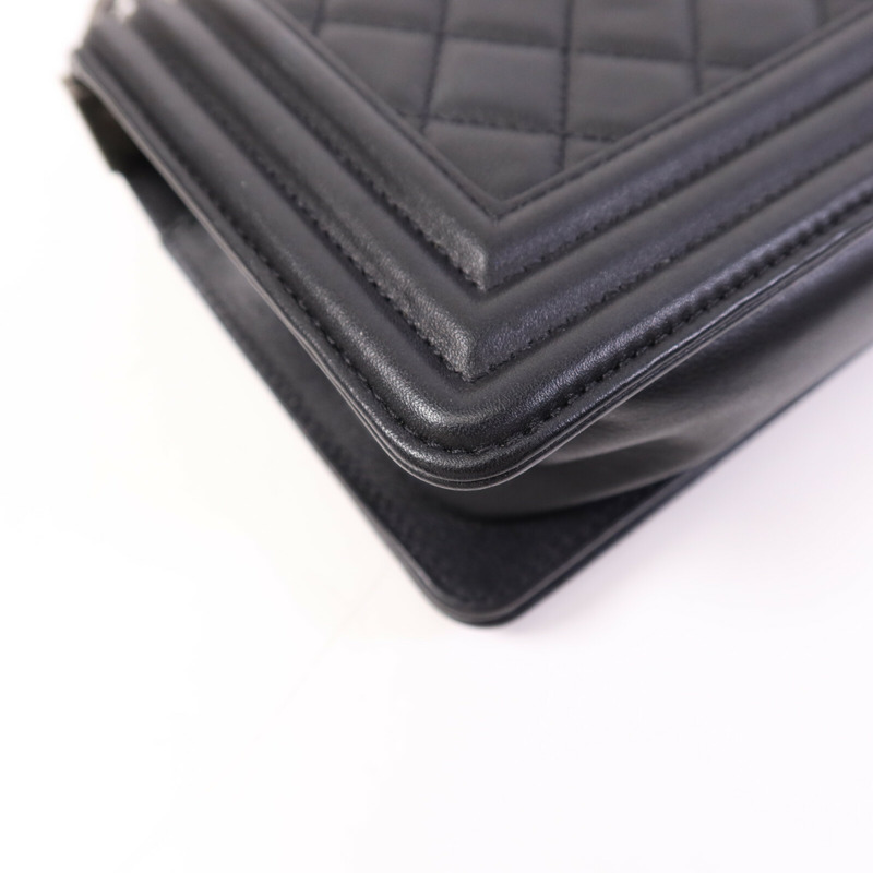 CHANEL 羊皮皮革Boy 20銀扣鏈帶肩背袋-13