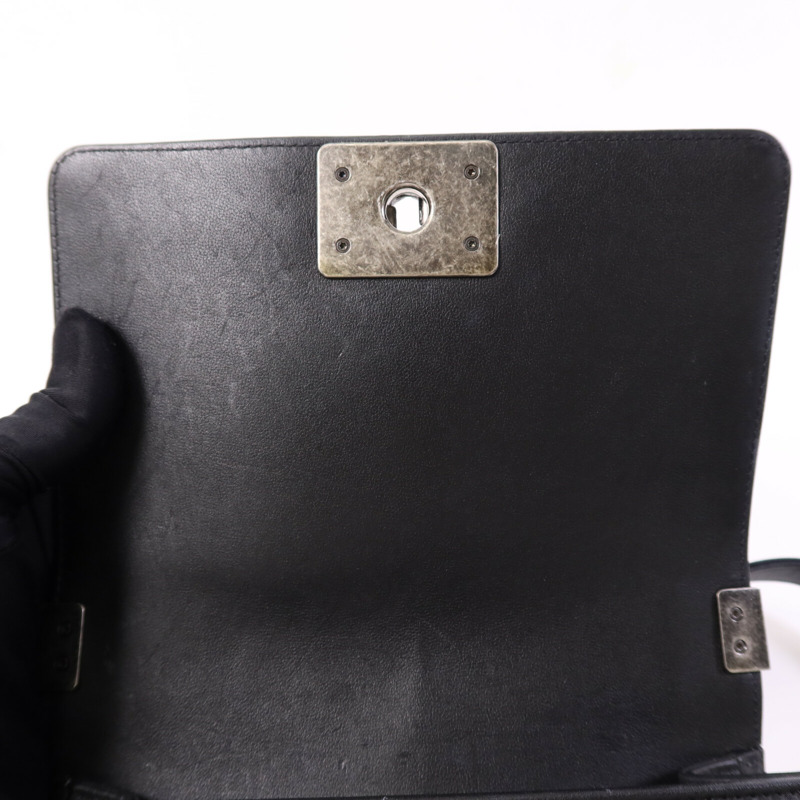 CHANEL 羊皮皮革Boy 20銀扣鏈帶肩背袋-15