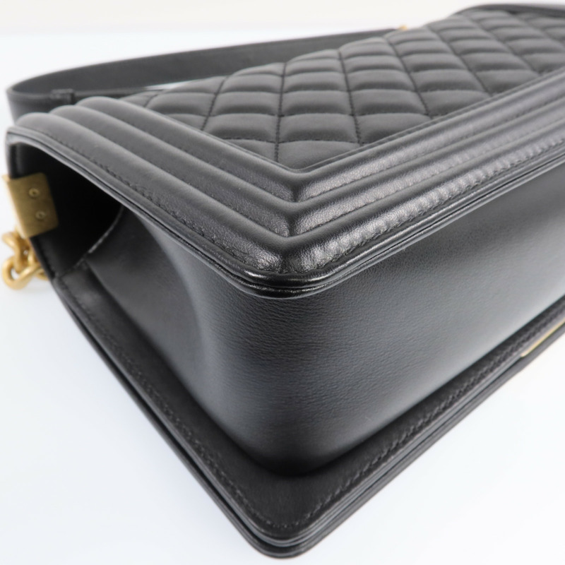 CHANEL 牛皮皮革Boy 25金扣鏈帶肩背袋-14