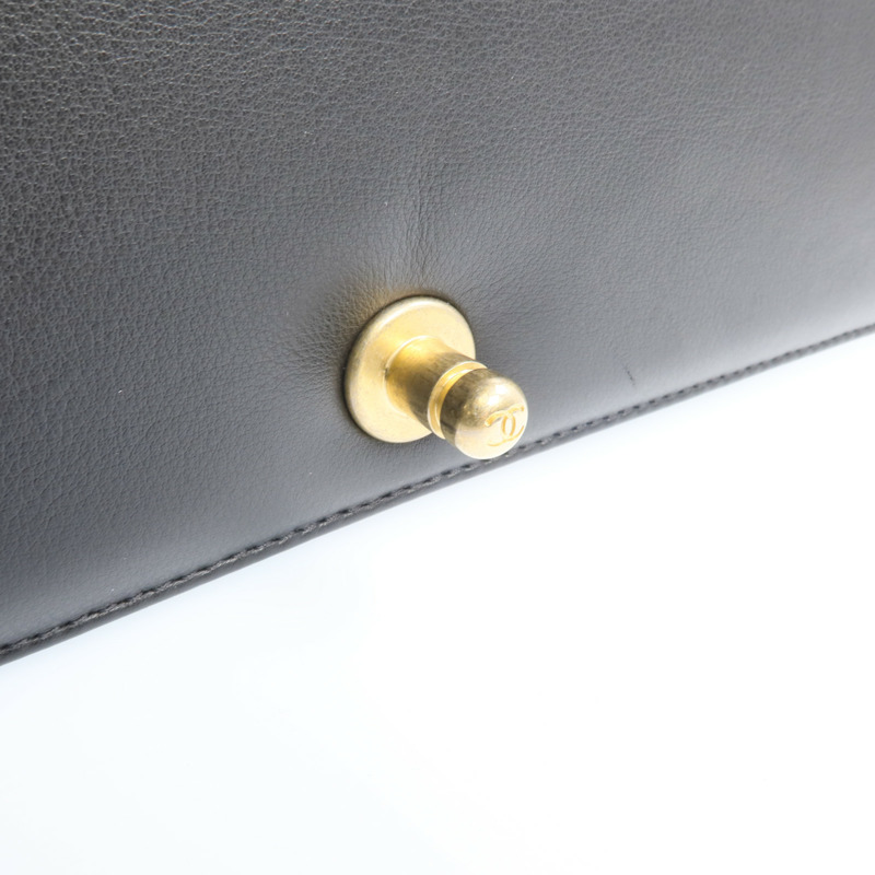 CHANEL 牛皮皮革Boy 25金扣鏈帶肩背袋-17