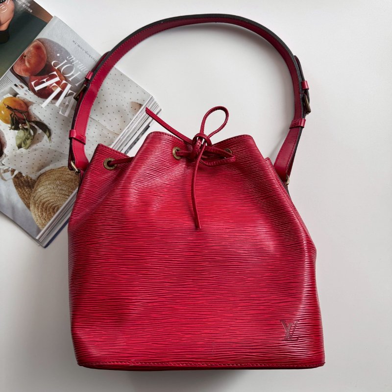 🎉過年必入 LV 新年紅 EPI材質 肩背水桶包-0