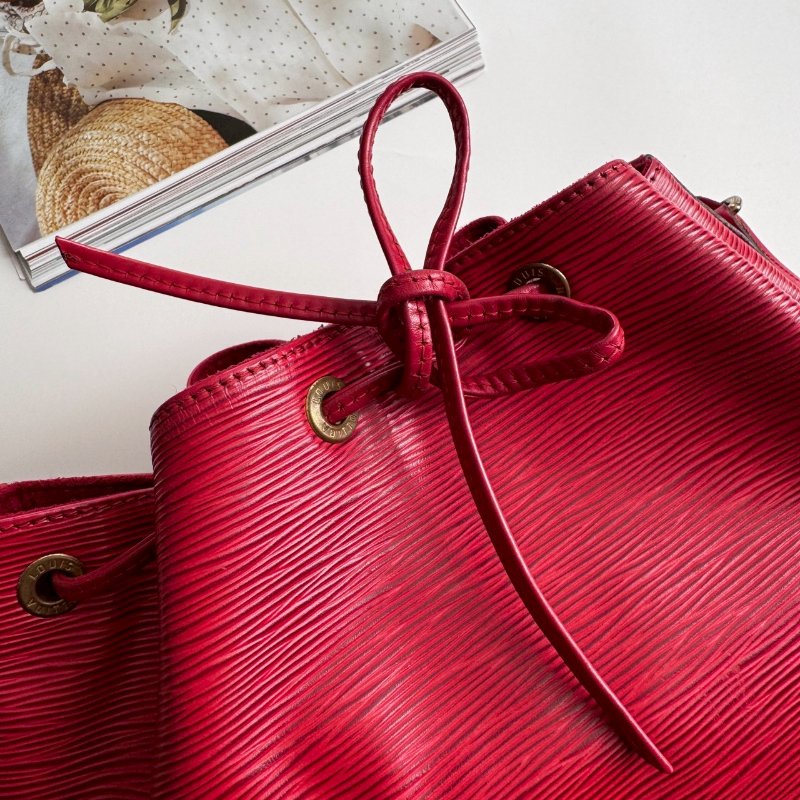 🎉過年必入 LV 新年紅 EPI材質 肩背水桶包-2