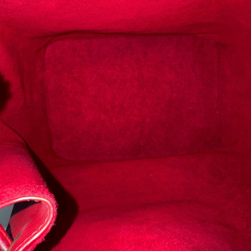 🎉過年必入 LV 新年紅 EPI材質 肩背水桶包-3