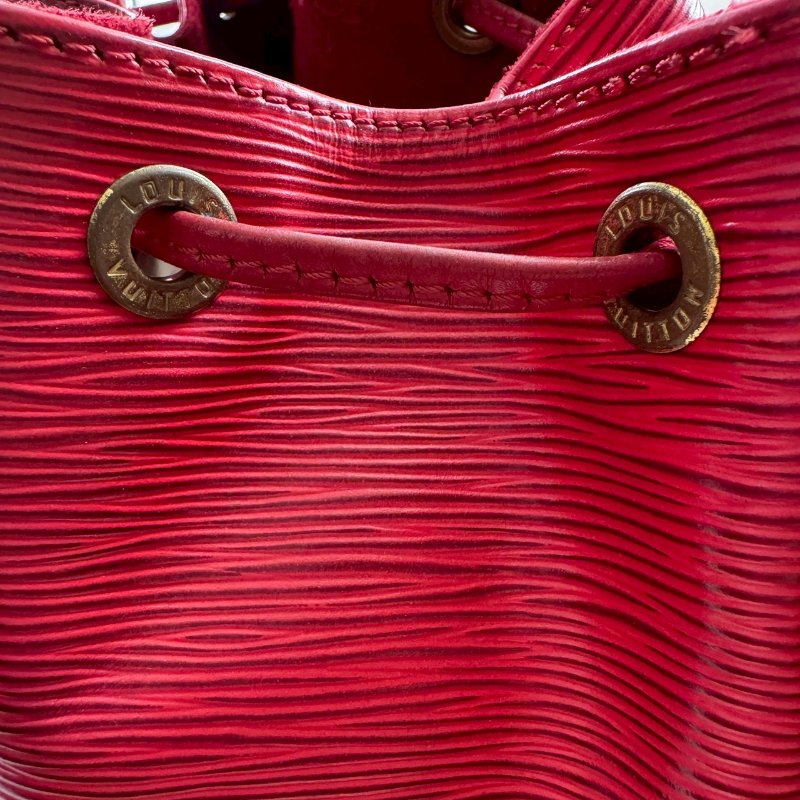 🎉過年必入 LV 新年紅 EPI材質 肩背水桶包-9