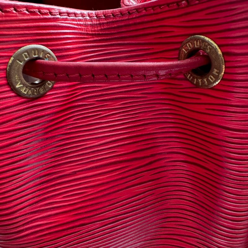 🎉過年必入 LV 新年紅 EPI材質 肩背水桶包-14