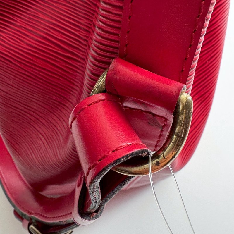 🎉過年必入 LV 新年紅 EPI材質 肩背水桶包-15